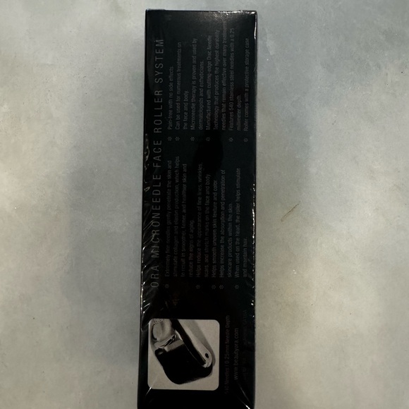 NEW BEAUTY ORA MICRONEEDLE FACE ROLLER SYSTEM - Picture 3 of 5